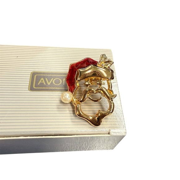 Avon Goldtone Santa Brooch with Red Hat NIB vintage 1991 - Picture 1 of 5